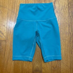 EUC Lululemon Wunder Train High Rise Short 8”